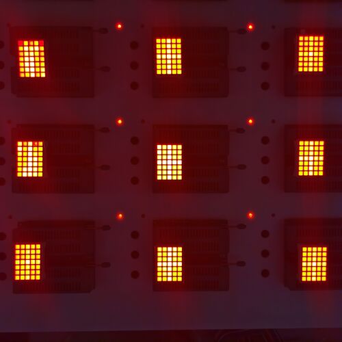 último blog de la empresa sobre Pantalla LED segmentada simplifica el desarrollo de pantallas integradas