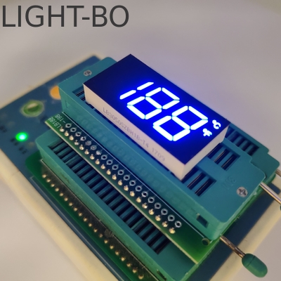 Un buen precio. Display LED de 3 dígitos y 7 segmentos para el control del congelador en línea