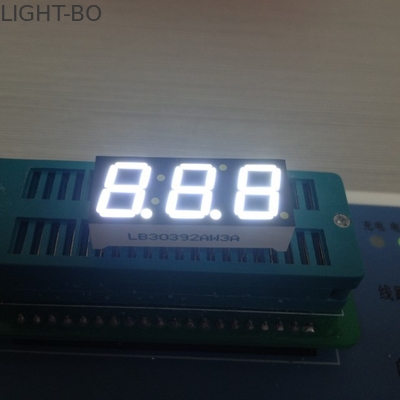 Un buen precio. Vida útil larga de visión del ángulo de la superficie del soporte 7 del segmento de la pantalla LED del dígito ancho del triple en línea
