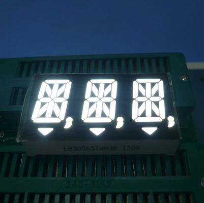 Un buen precio. Pantalla LED blanca de triple dígito y 14 segmentos con altura de carácter de 14,2 mm y ánodo/cátodo común para indicadores digitales en línea