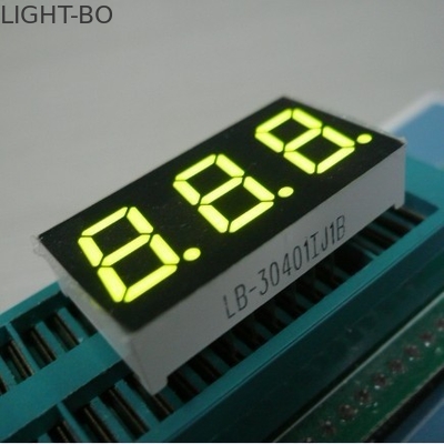 Un buen precio. Pantalla LED de 7 segmentos de triángulo amarillo y verde Anodo común en línea