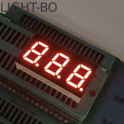 Un buen precio. Display LED de 7 segmentos de color rojo ultra brillante de tres dígitos con cátodo común en línea