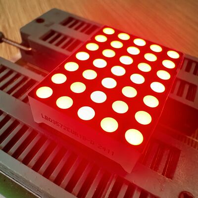 Un buen precio. Pantalla LED de matriz de puntos ultra roja de 3 mm de alta visibilidad en línea