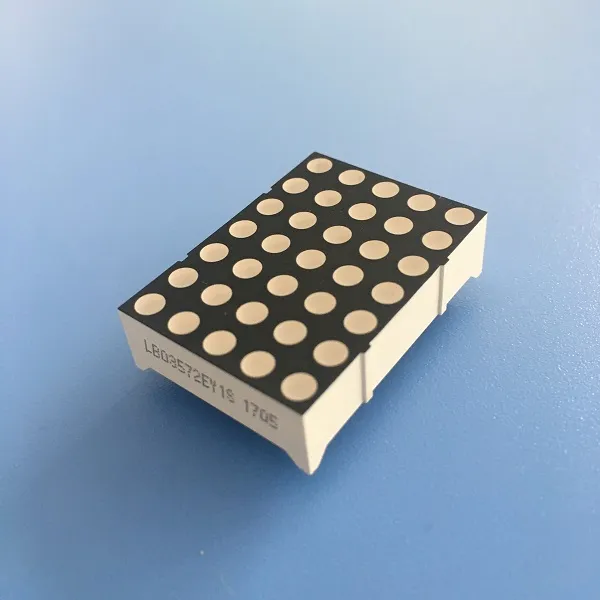 Display LED de matriz DOT de 3 mm de color amarillo súper brillante para señales móviles / tableros de mensajes 2