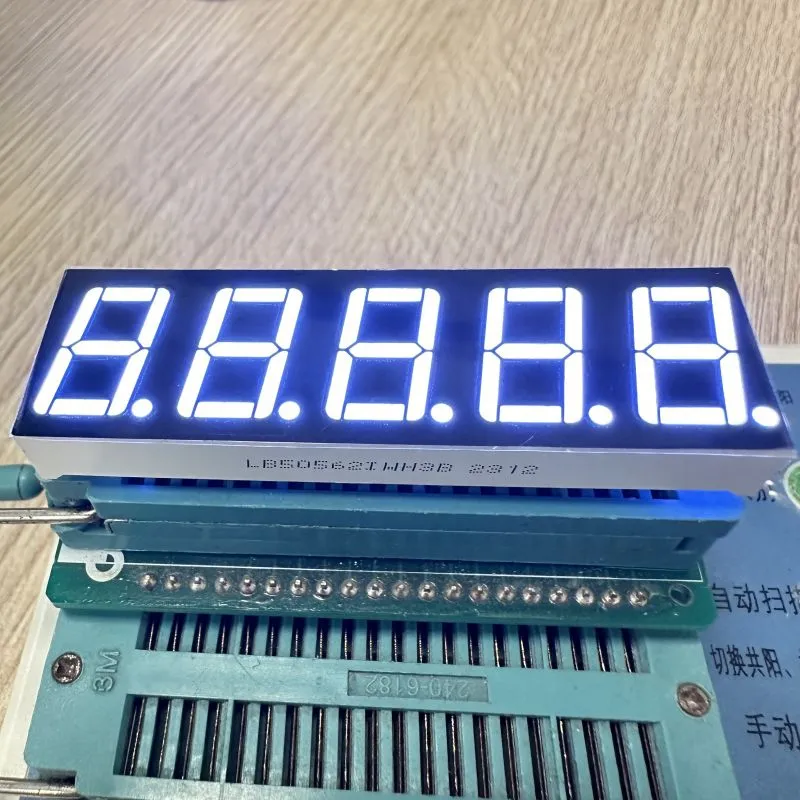Ultra Blanco 0,56 pulgadas 5 dígitos 7 segmentos de pantalla LED Anodo común para el control del proceso 0
